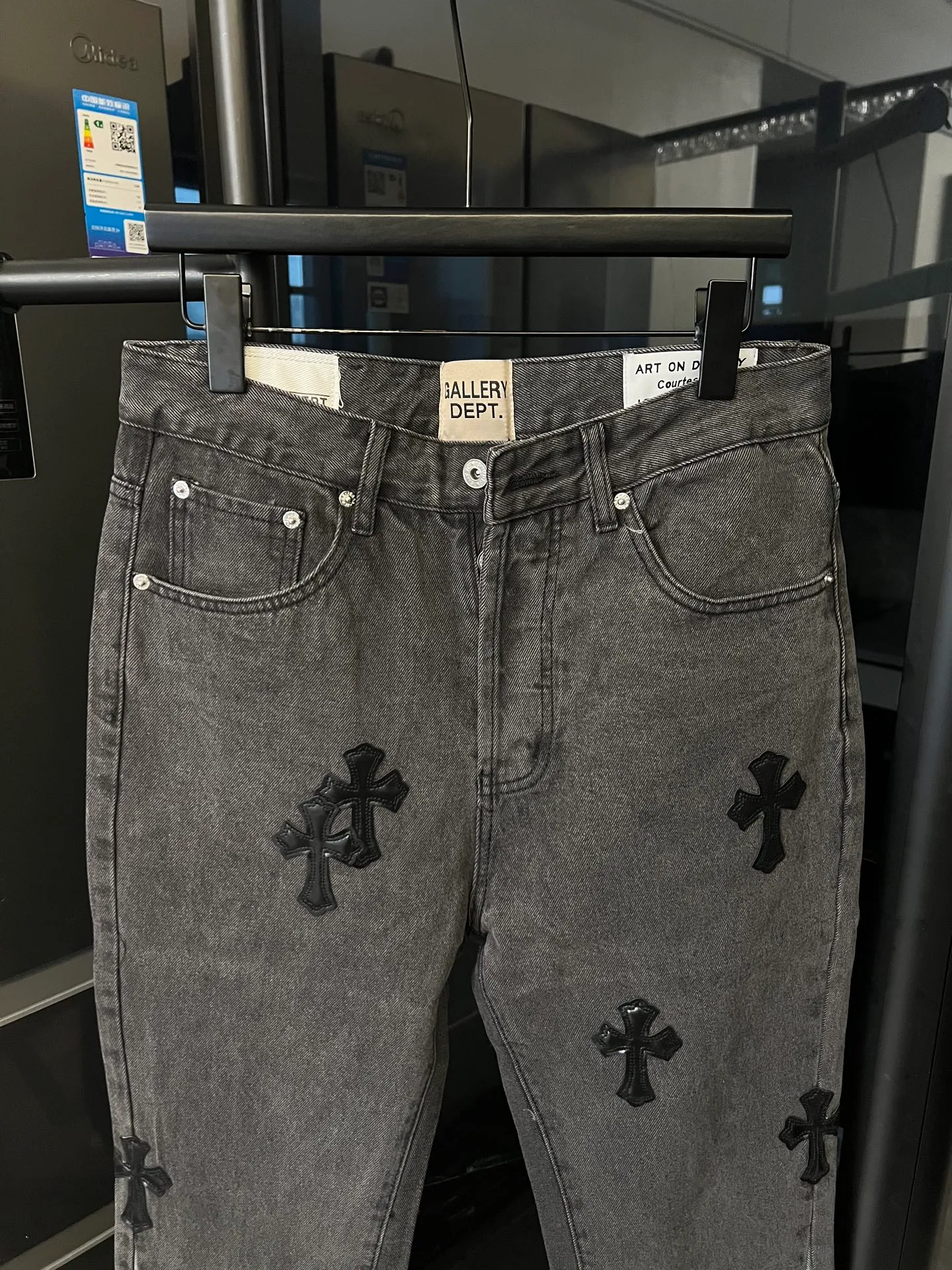 P260 [Next day] Chrome hearts/Chrome hearts GALLERY DEPT cross patch leather joint stitching jeans (black) Size: 28 30 32 34 (corresponding to s-xl) Detailed sizes can be found in the picture